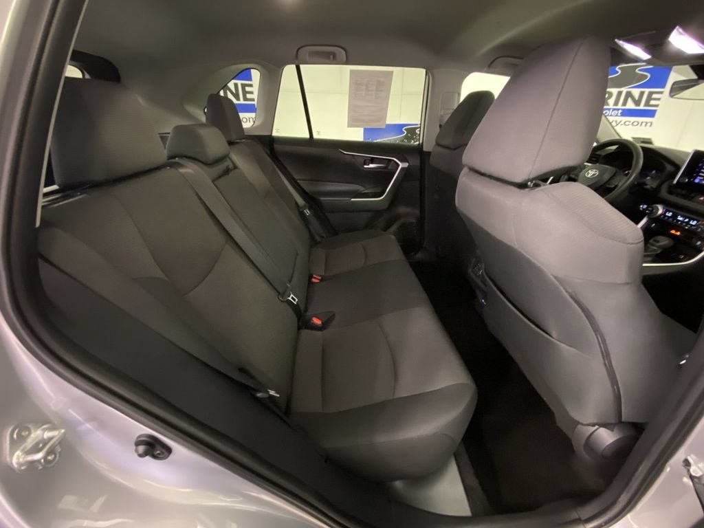 Used 2024 Toyota RAV4 XLE FWD image 32