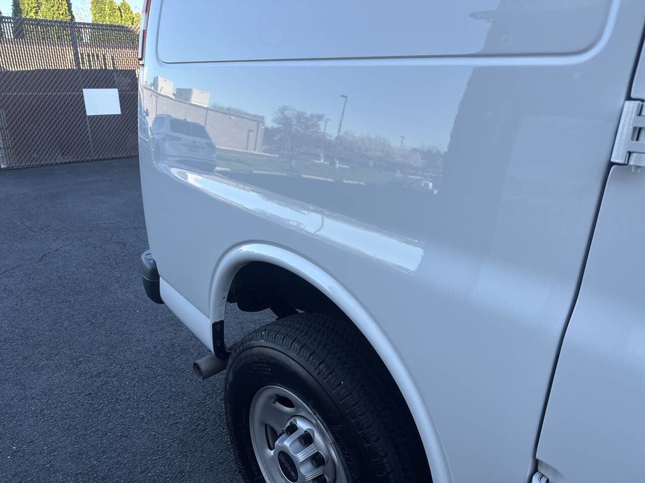 Used 2024 GMC Savana 2500 w/ Driver Convenience Package image 16