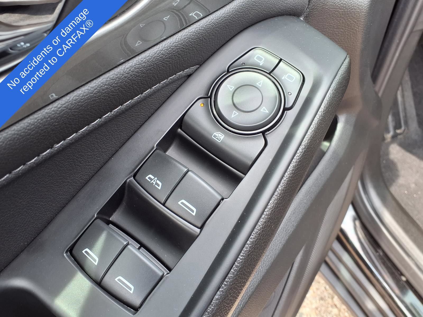 Used 2023 Chevrolet Traverse LT FWD image 14