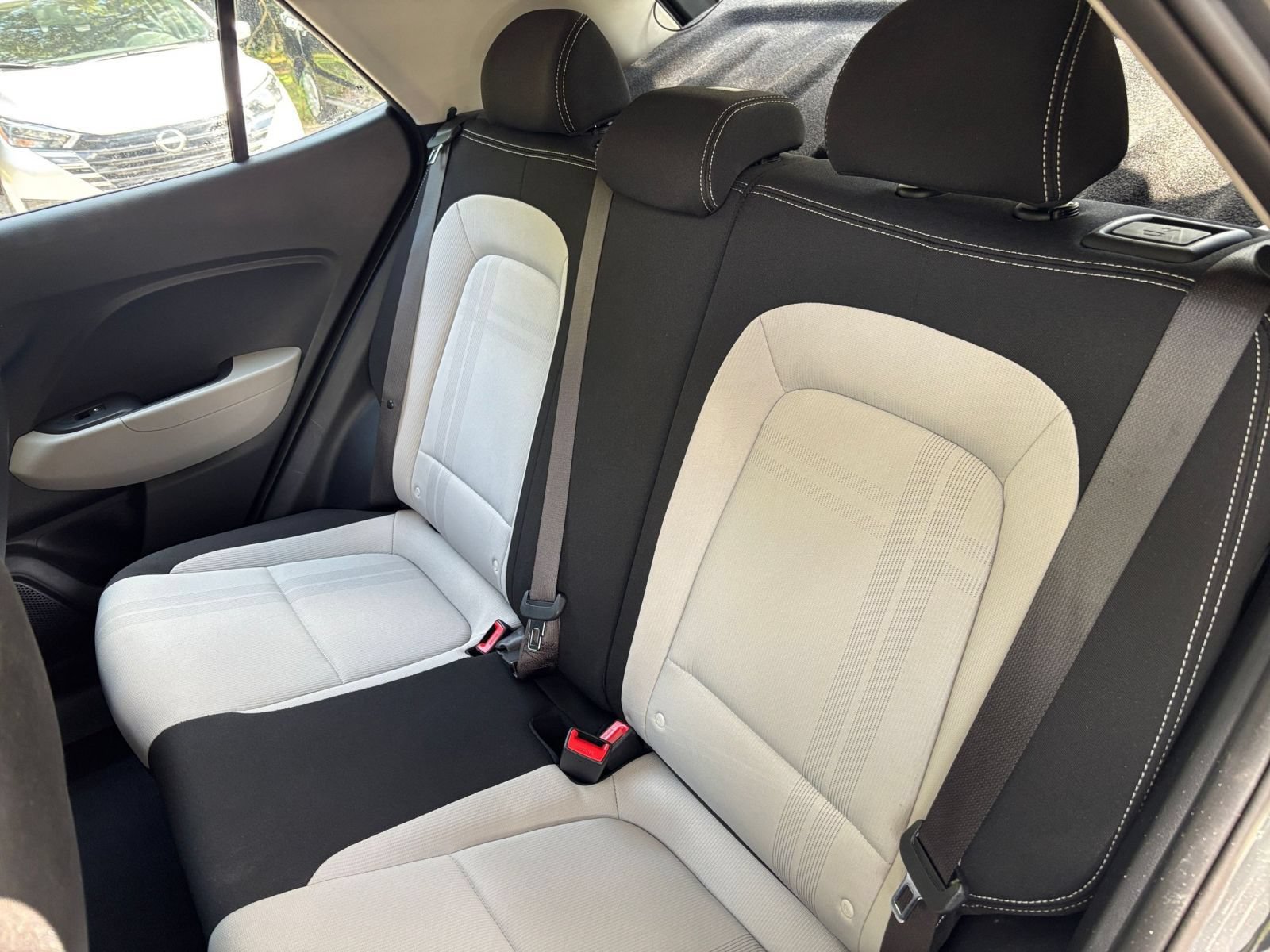 Used 2025 Hyundai Venue SEL FWD image 37