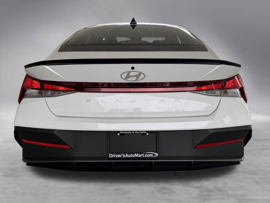 Used 2025 Hyundai Elantra Sport FWD image 28