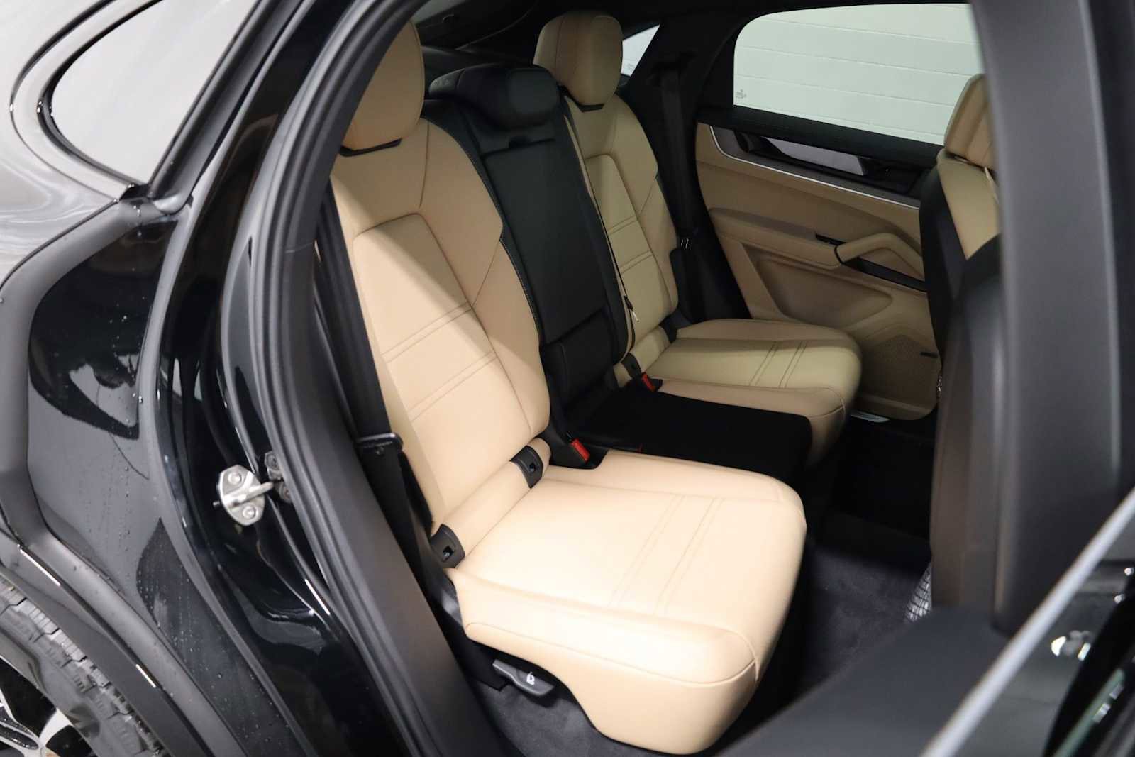 New 2026 Porsche Cayenne S image 37