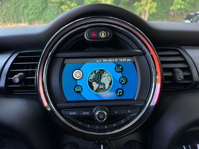 Used 2020 MINI Cooper 2-Door Hardtop w/ Storage Package image 20