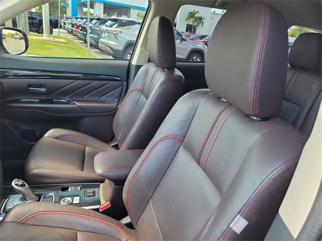 Used 2018 Mitsubishi Outlander SEL image 15