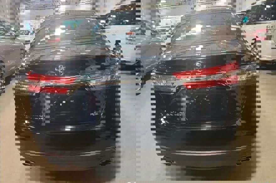 Used 2015 Toyota Avalon XLE Touring image 4