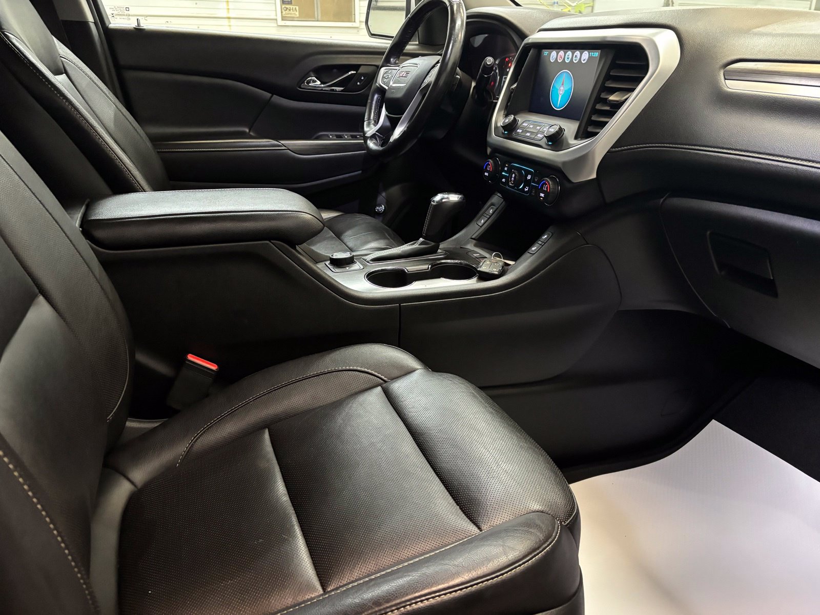Used 2018 GMC Acadia SLT AWD/4WD image 26