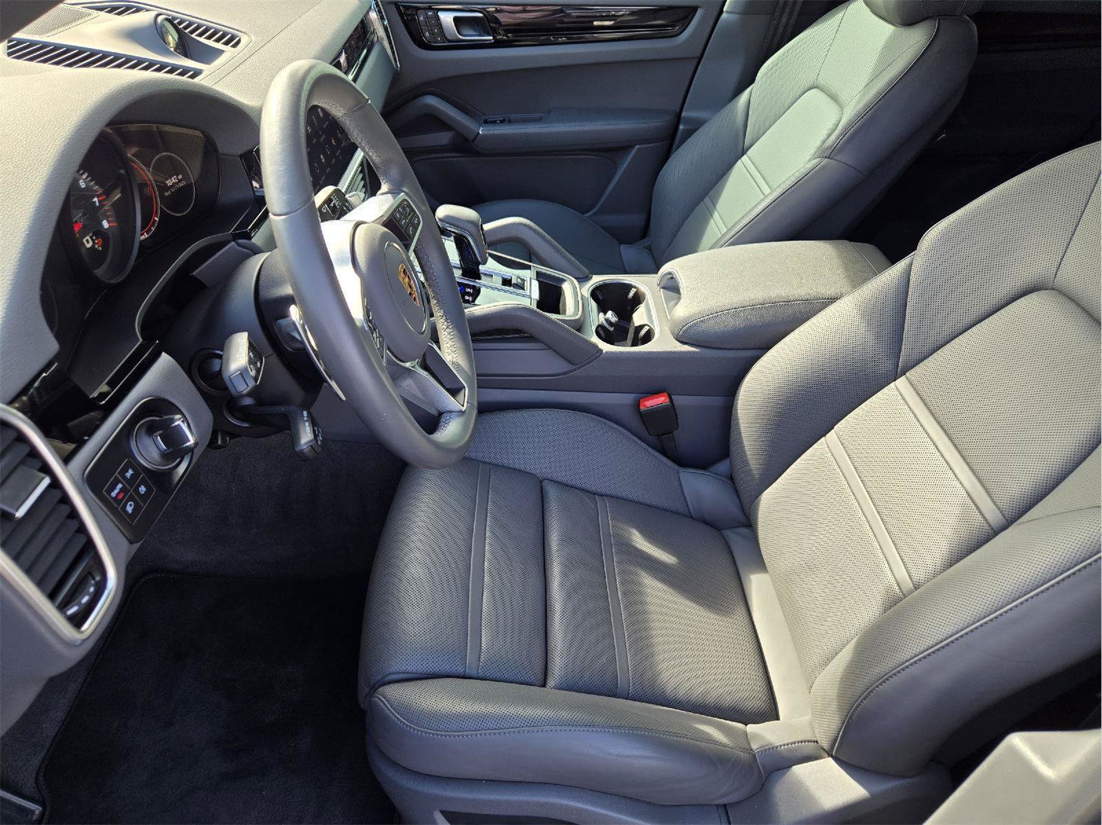 Used 2022 Porsche Cayenne Platinum Edition AWD/4WD image 12