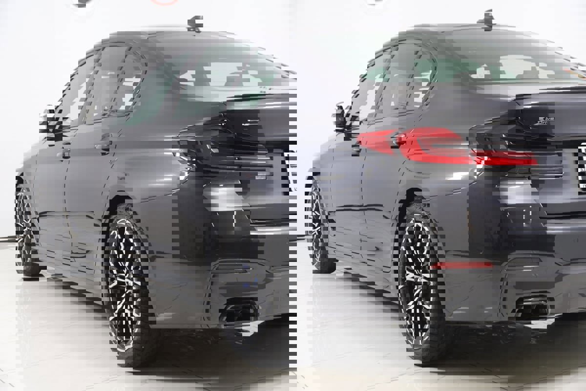 Used 2023 BMW M550i xDrive image 29