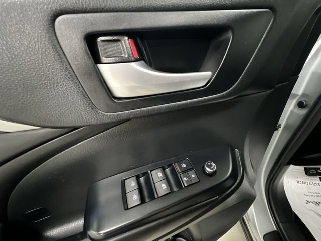 Certified 2017 Toyota Highlander SE AWD/4WD image 25