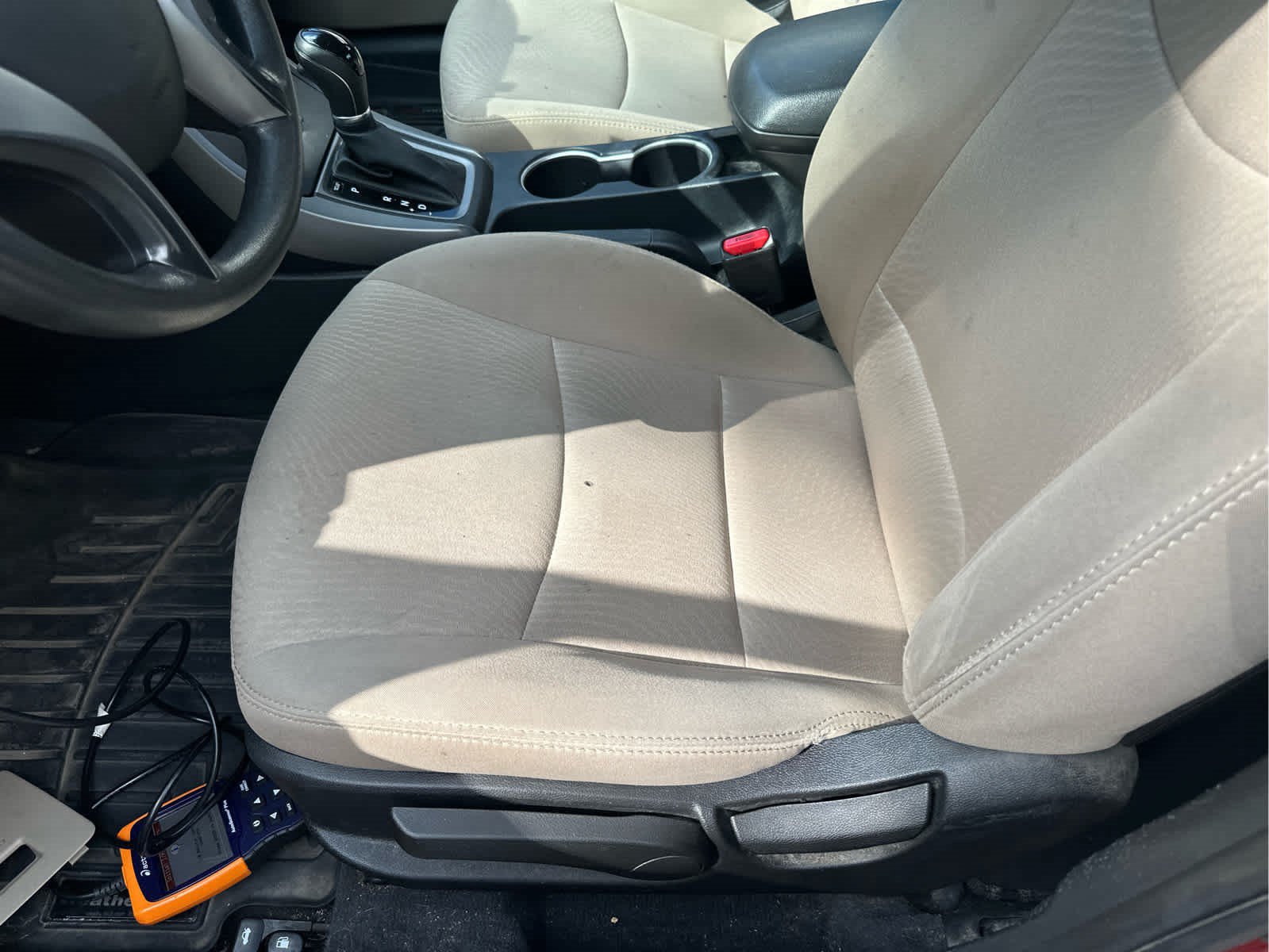 Used 2016 Hyundai Elantra SE FWD image 2