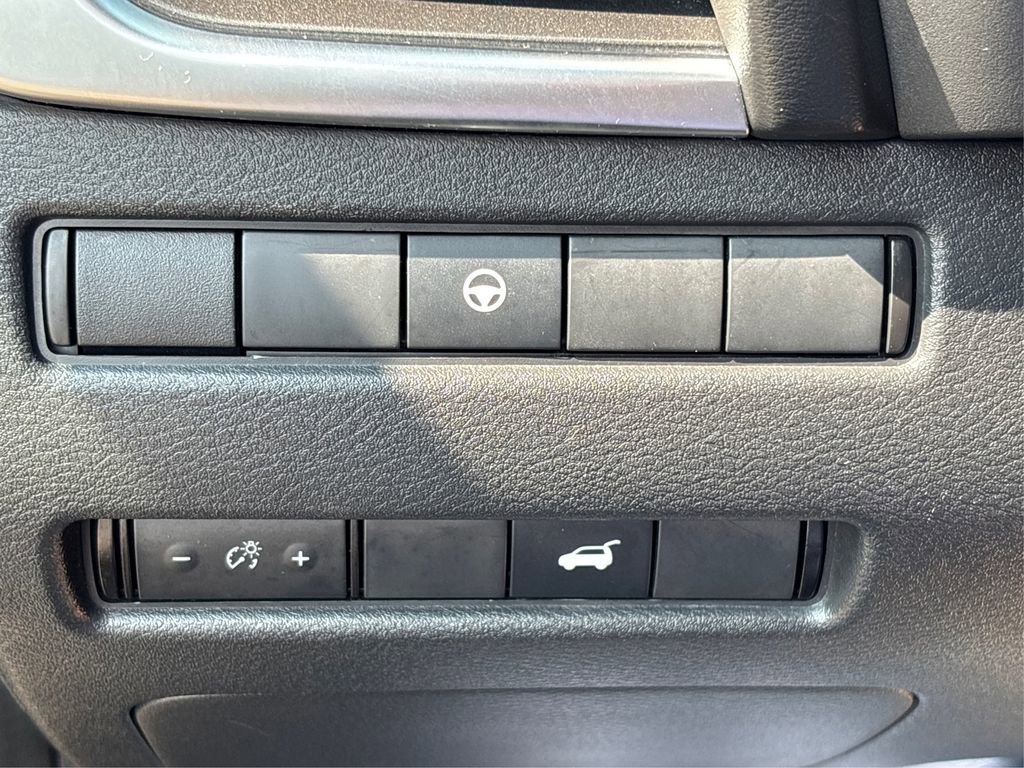 Used 2022 Nissan Rogue SV w/ SV Premium Package image 16