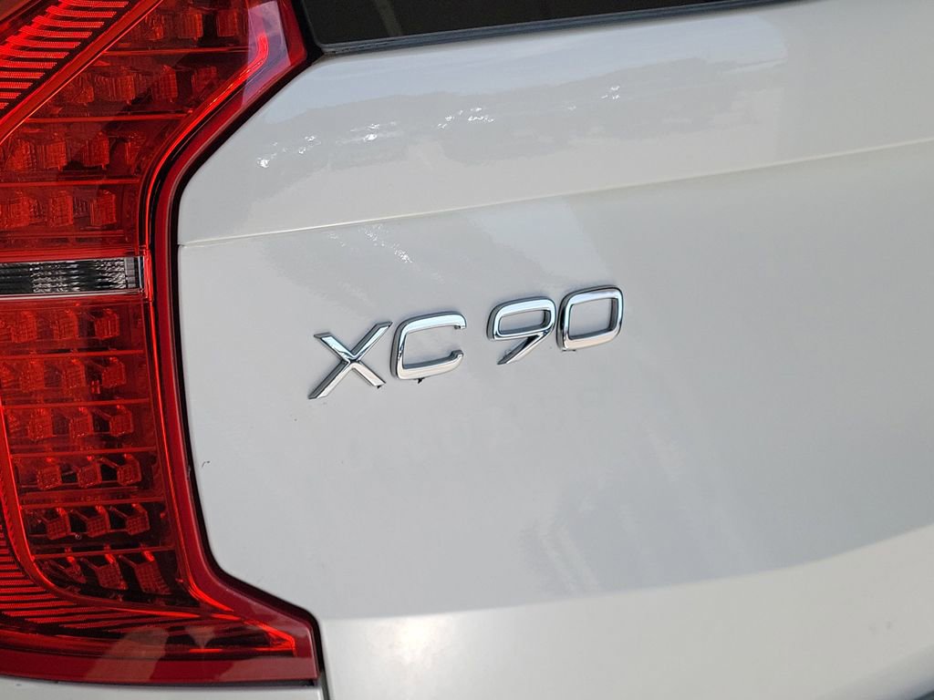 Used 2021 Volvo XC90 T6 Momentum w/ Protection Package Premier AWD/4WD image 9