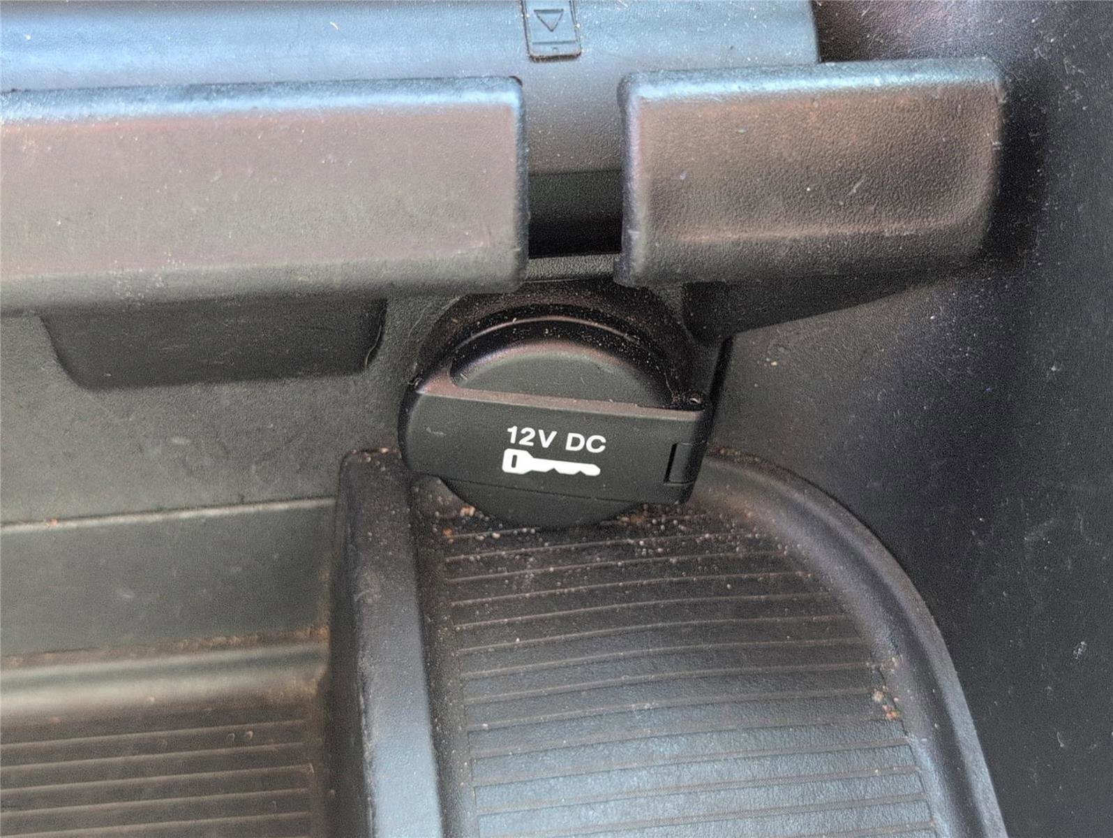 Used 2018 RAM 1500 SLT image 19