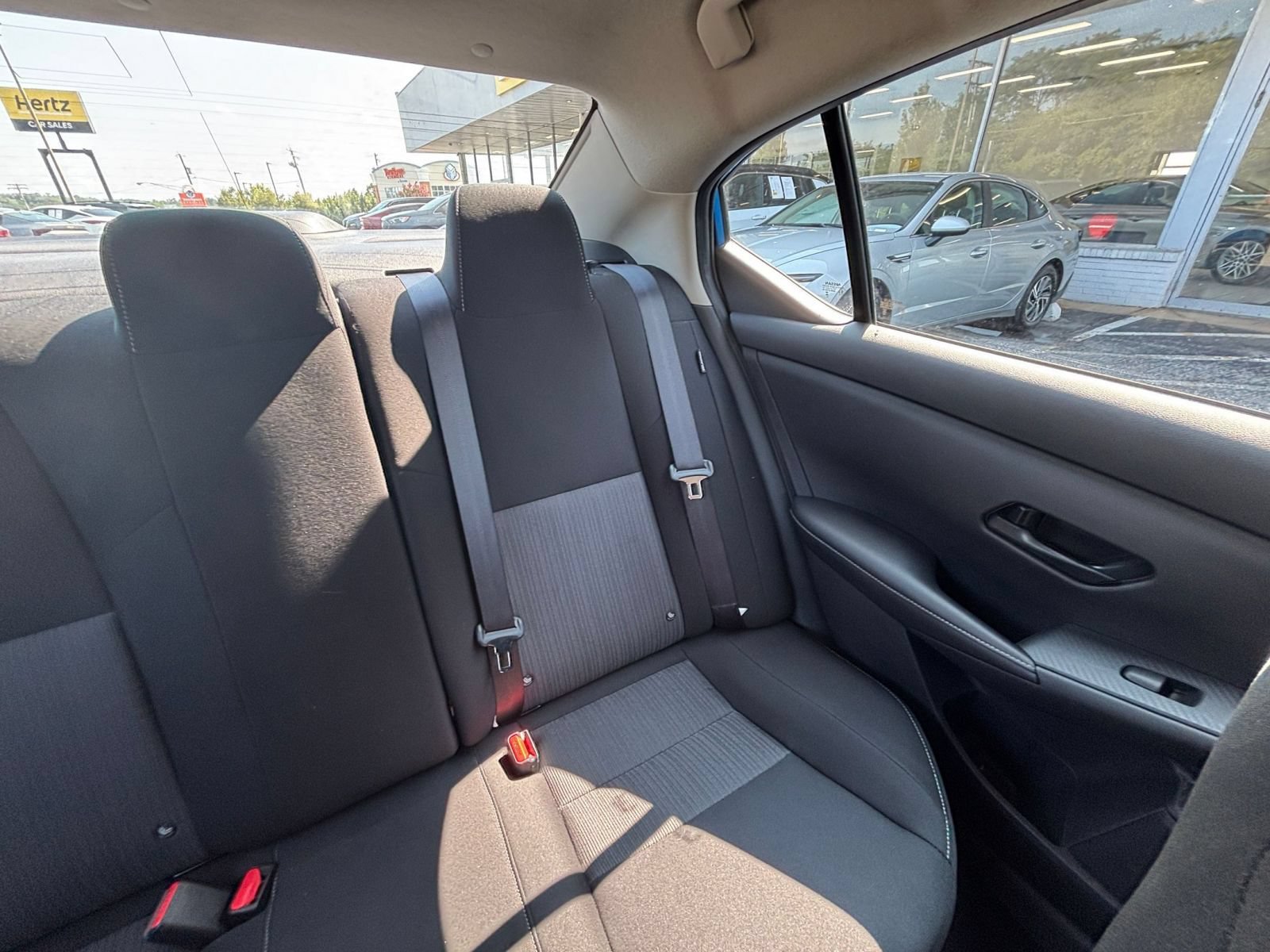 Used 2025 Nissan Sentra SV FWD image 35