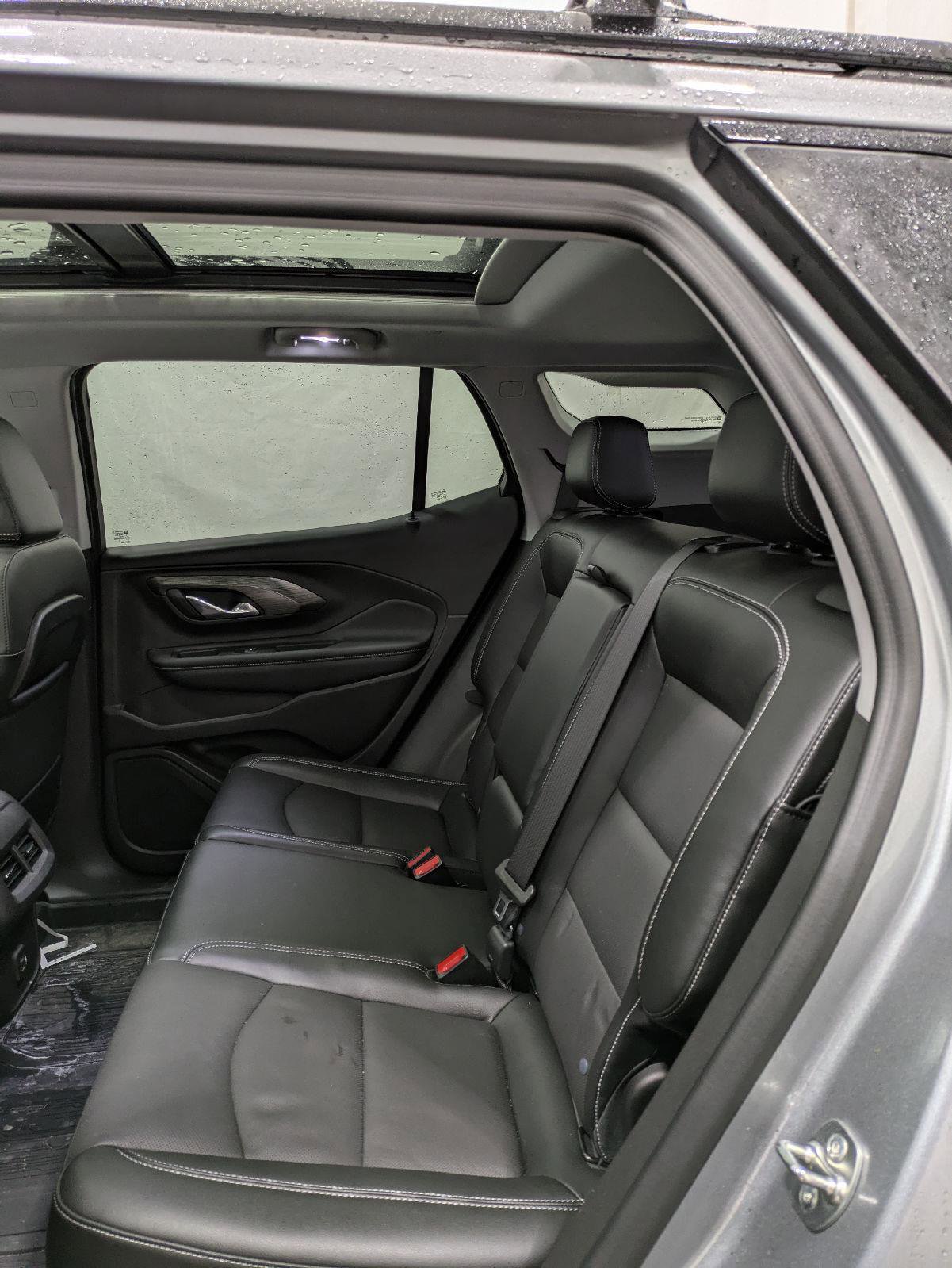 Used 2024 GMC Terrain SLT w/ Infotainment Package II image 13