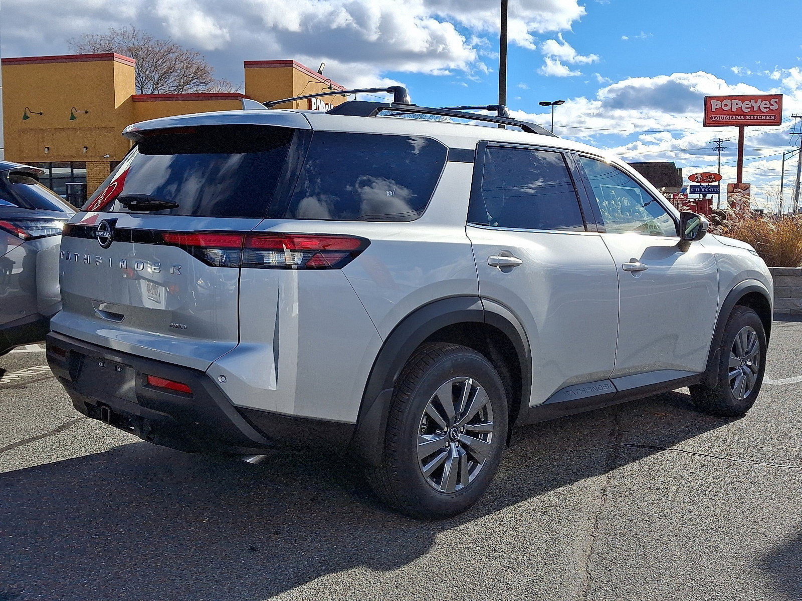 New 2025 Nissan Pathfinder SV w/ SV Premium Package image 4