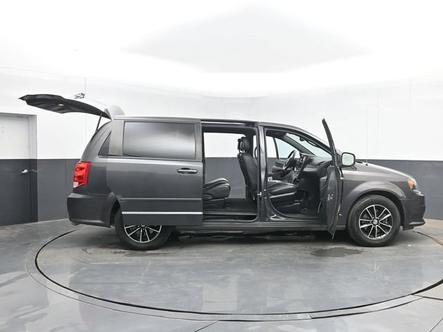 Used 2016 Dodge Grand Caravan SXT FWD image 52