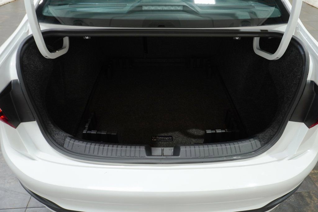 Used 2023 Volkswagen Jetta Sport image 5