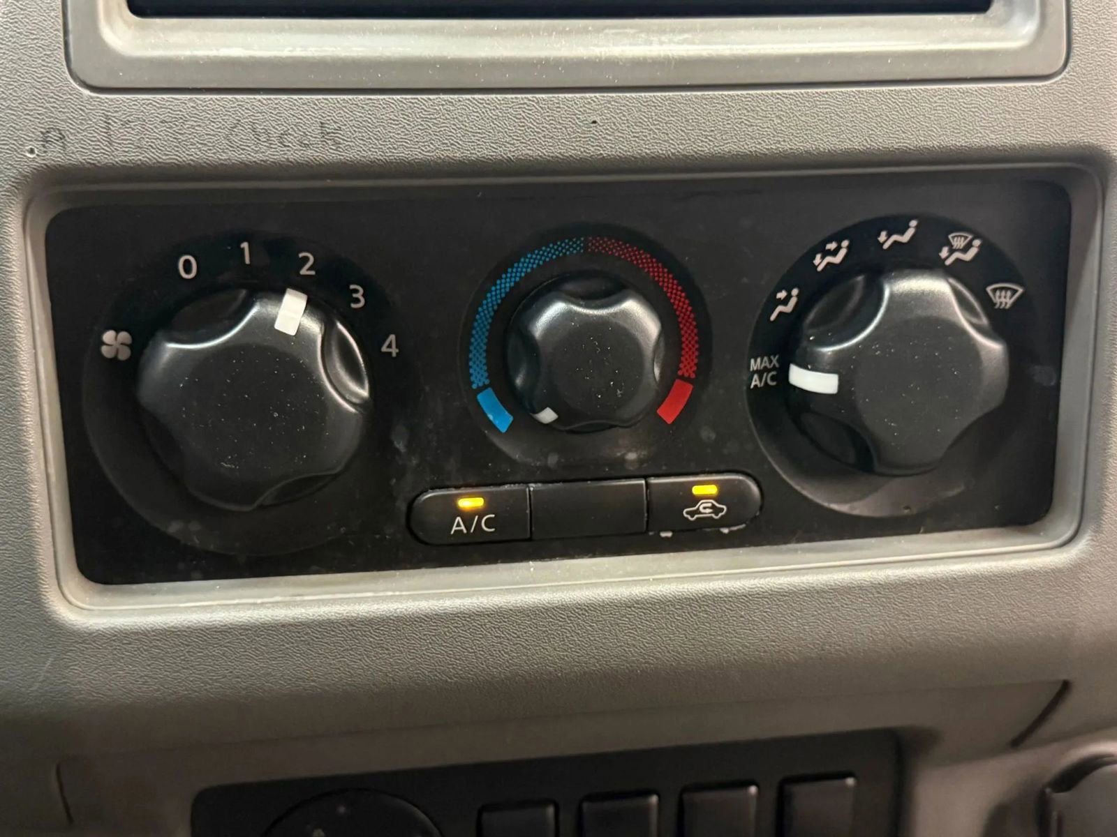 Used 2013 Nissan Frontier S image 24