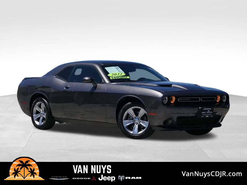 Used 2022 Dodge Challenger SXT RWD image 1