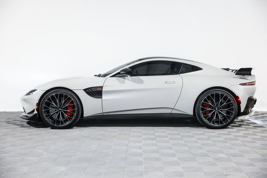 Used 2023 Aston Martin V8 Vantage Coupe RWD image 14