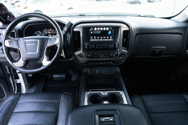 Used 2017 GMC Sierra 2500 Denali w/ Duramax Plus Package AWD/4WD image 32