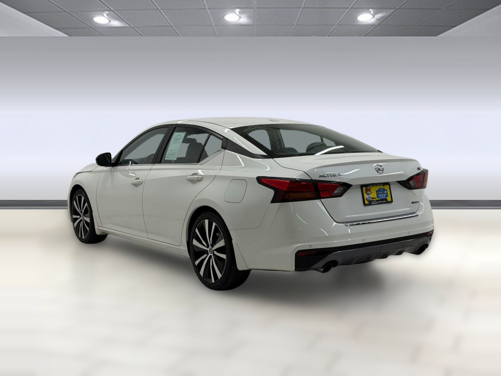 Used 2022 Nissan Altima 2.0 SR FWD image 2
