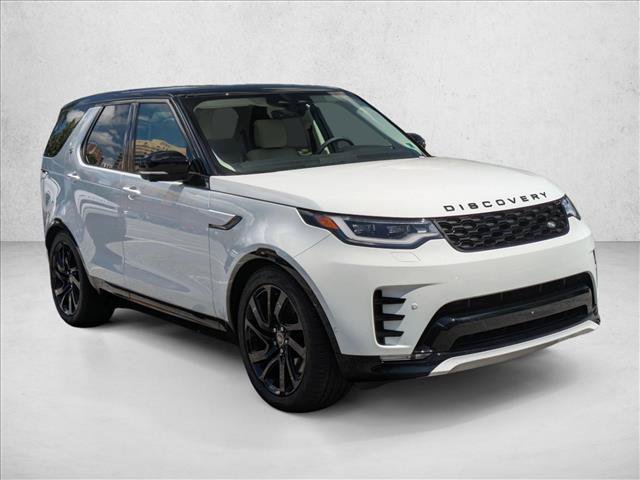 Used 2025 Land Rover Discovery Dynamic SE AWD/4WD image 3