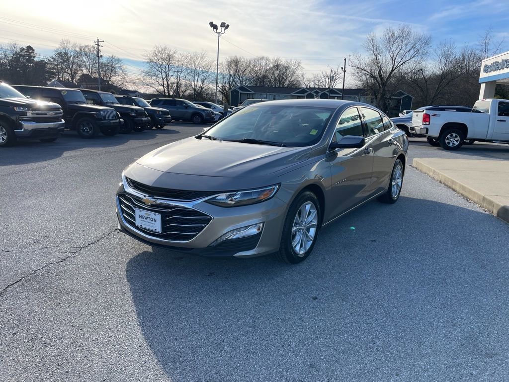Used 2025 Chevrolet Malibu LT image 3