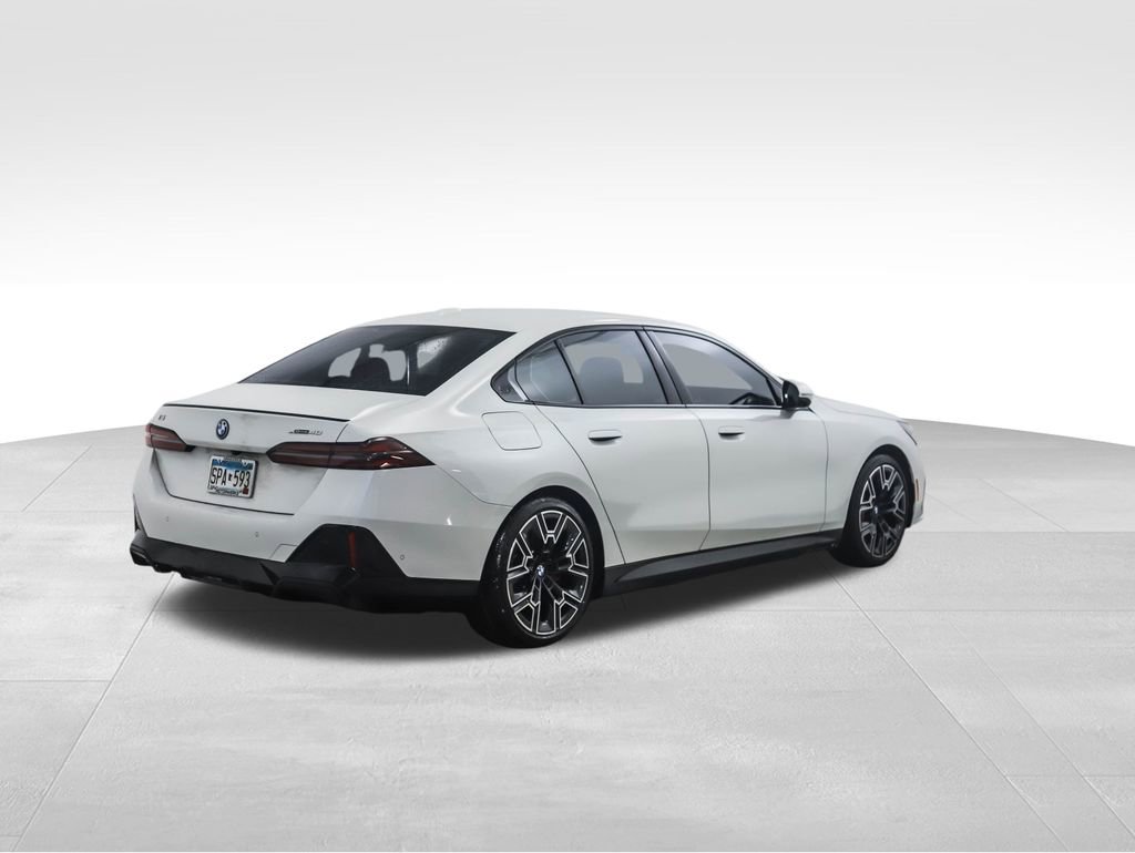 Used 2026 BMW i5 eDrive40 w/ M Sport Package image 5