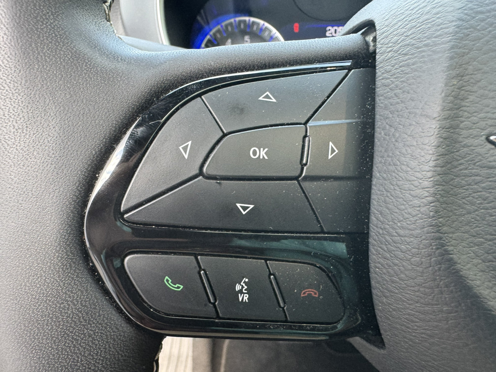 Used 2025 Chrysler Pacifica Limited FWD image 33