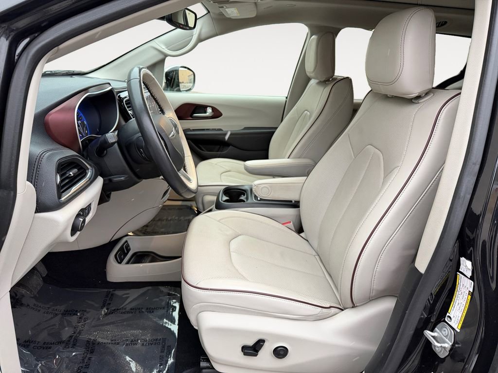 Used 2020 Chrysler Pacifica Limited image 14