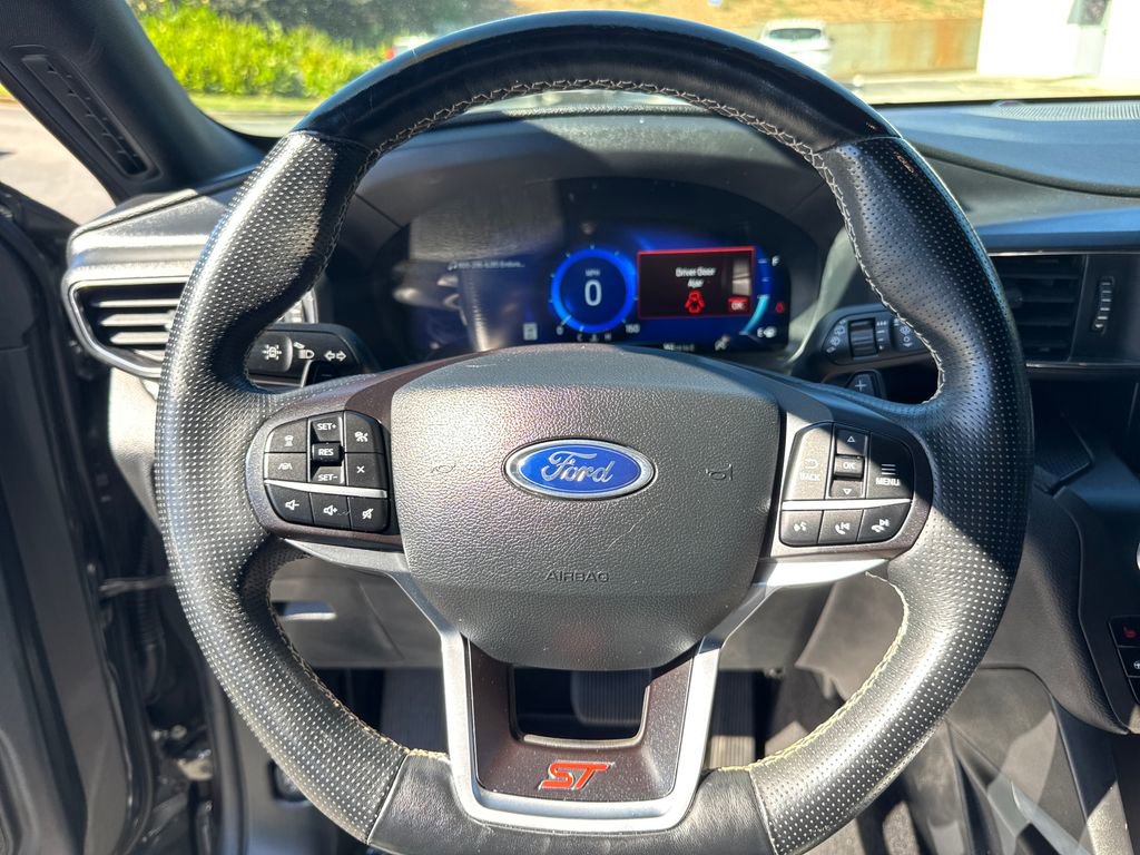 Used 2020 Ford Explorer ST w/ Premium Technology Package image 18