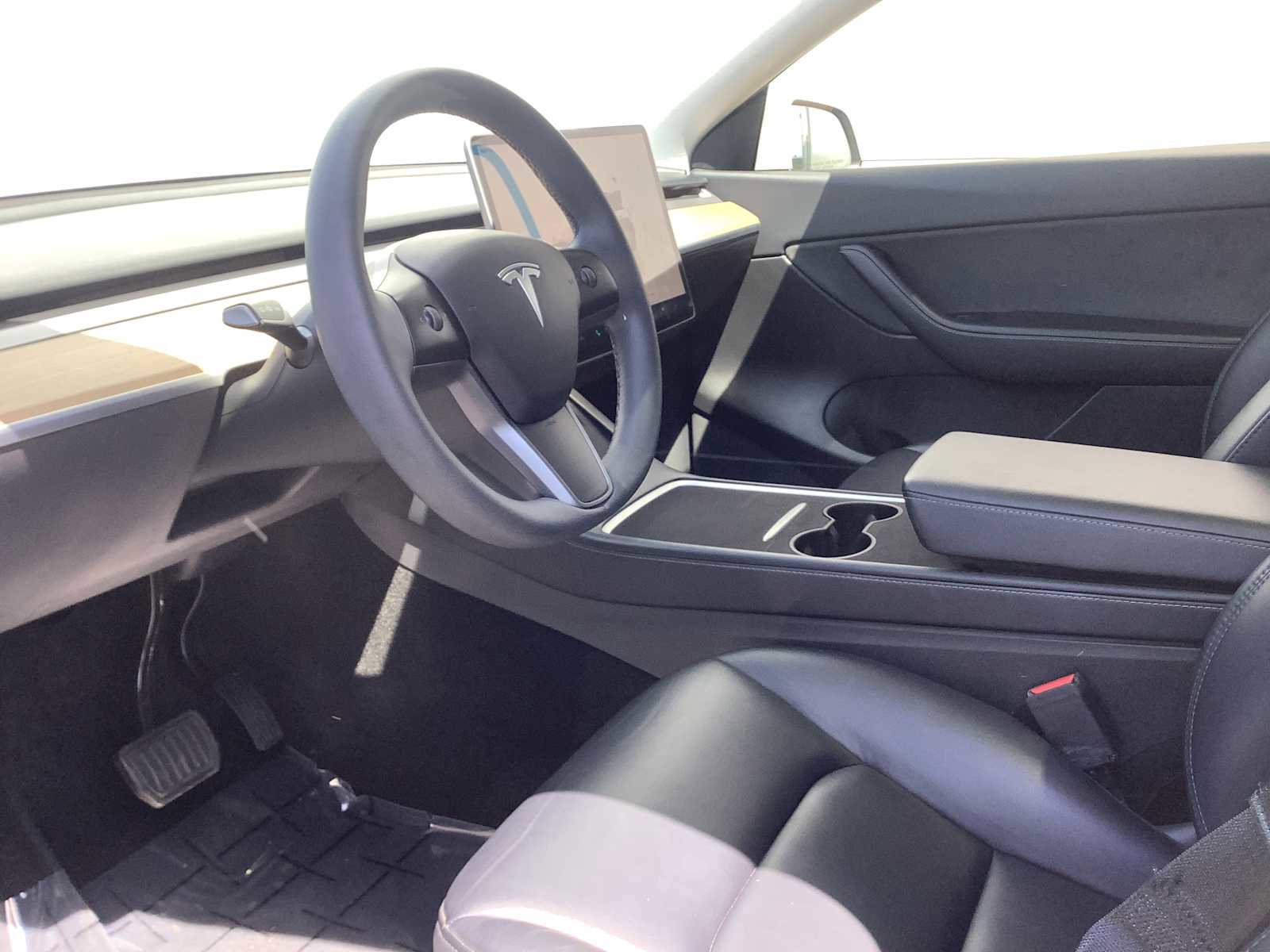 Used 2022 Tesla Model Y Long Range AWD/4WD image 3