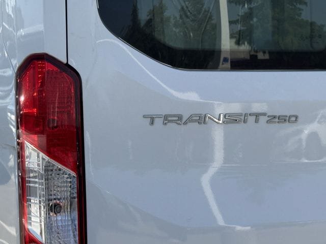 Used 2020 Ford Transit 250 Medium Roof RWD image 6