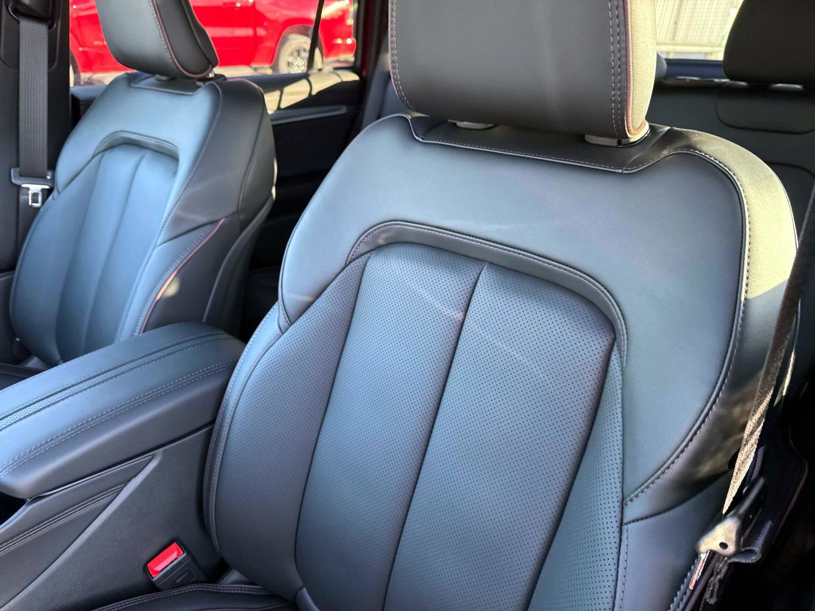 Used 2025 Jeep Wagoneer S Launch Edition image 24