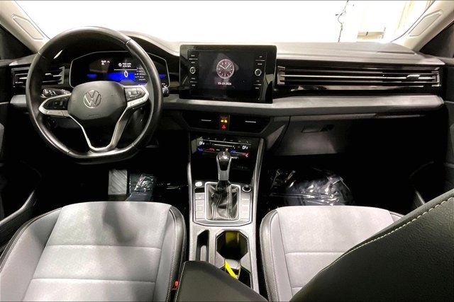 Used 2025 Volkswagen Jetta SE image 15