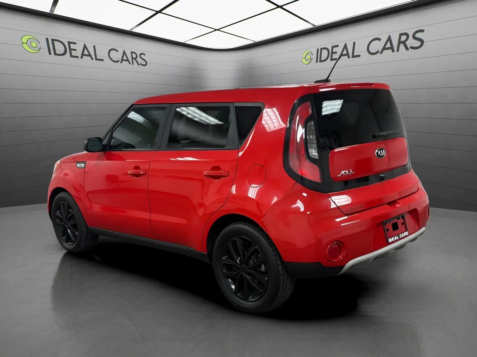 Used 2019 Kia Soul + FWD image 8