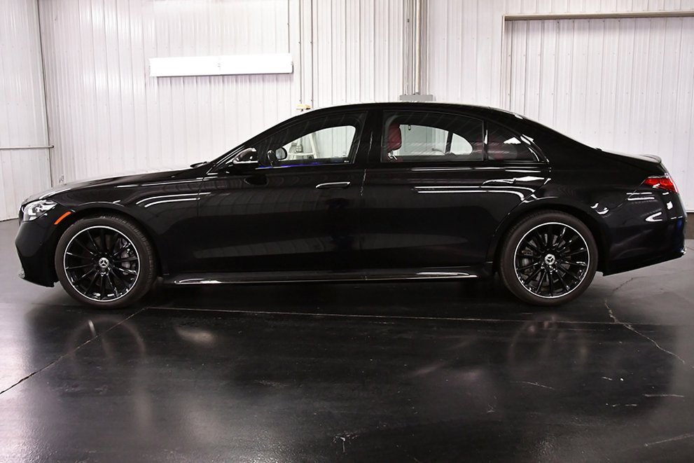 Used 2025 Mercedes-Benz S 580 4MATIC Sedan image 4