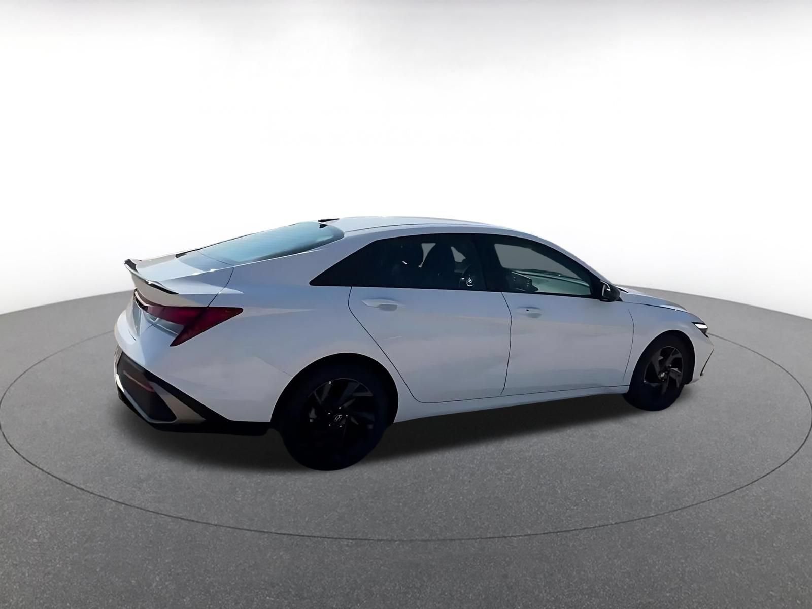 Used 2026 Hyundai Elantra Sport FWD image 14