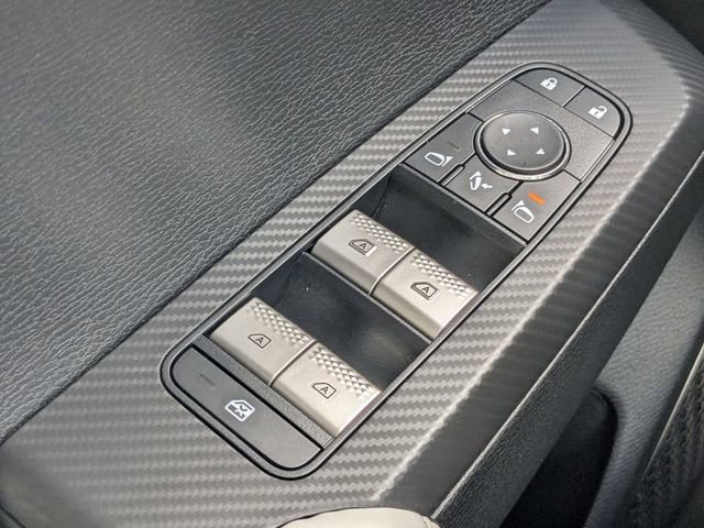 Used 2025 Mitsubishi Outlander AWD image 24