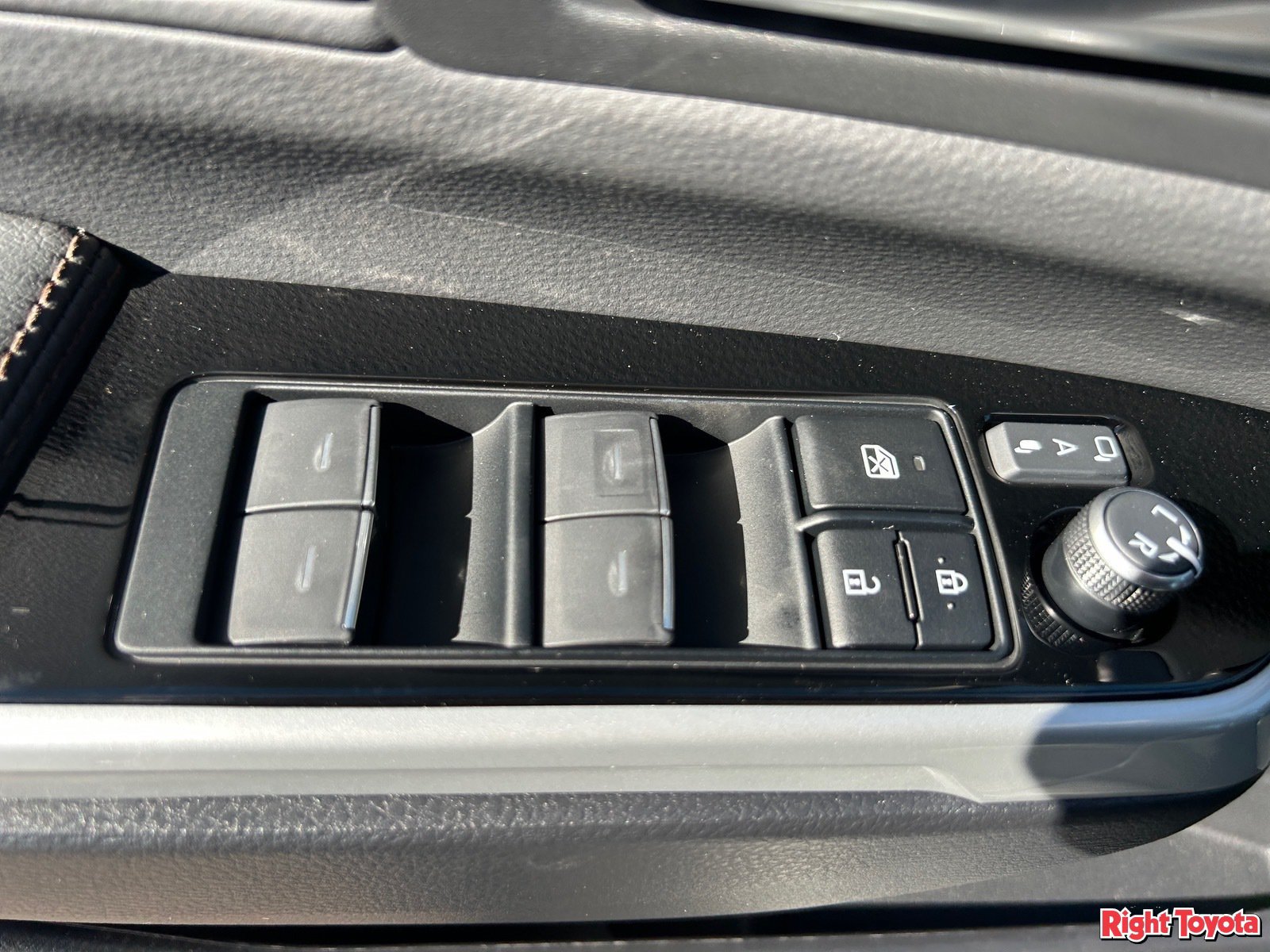 New 2026 Toyota Sienna Platinum AWD/4WD image 22