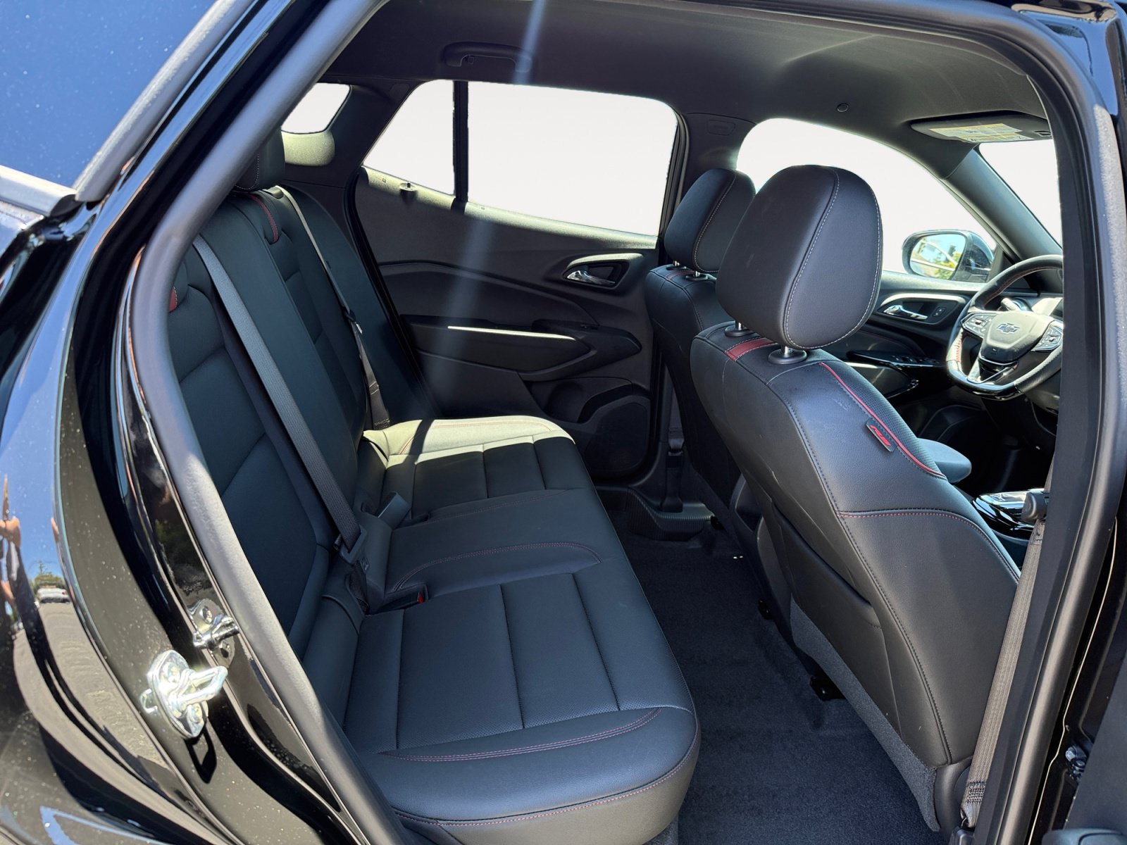 Used 2025 Chevrolet Trax RS w/ Driver Confidence Package FWD image 18
