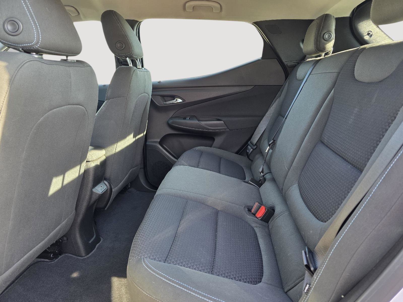 Used 2022 Chevrolet Bolt EUV LT w/ Comfort Package image 13