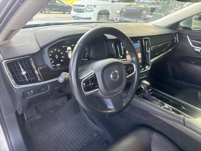 Used 2018 Volvo S90 T5 Momentum w/ Convenience Package FWD image 12
