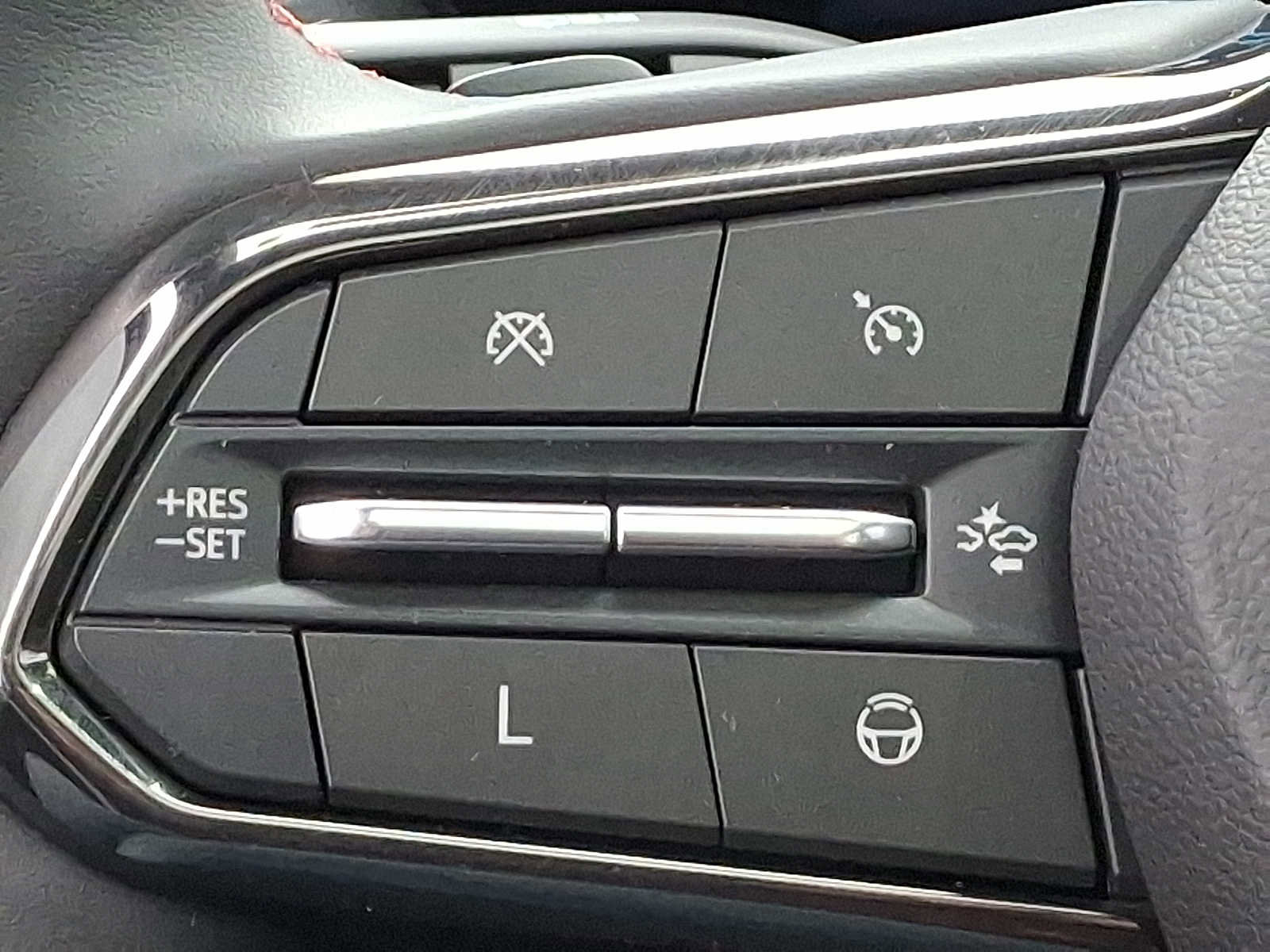Used 2024 Chevrolet Traverse RS AWD/4WD image 23