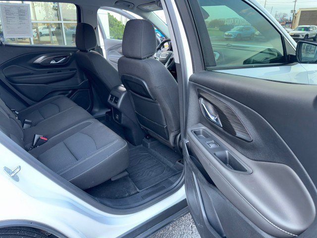 Used 2023 GMC Terrain SLE w/ Driver Convenience Package FWD image 26