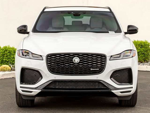 Certified 2025 Jaguar F-PACE R-Dynamic S AWD/4WD image 3