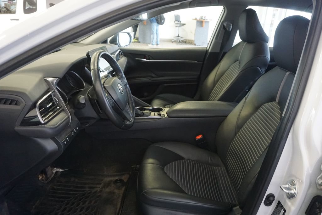 Used 2023 Toyota Camry SE w/ Cold Weather Package image 11