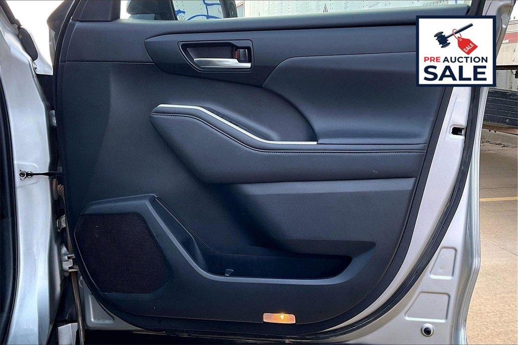 Used 2023 Toyota Highlander XSE image 24